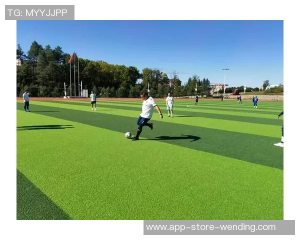 太阳金店足球队奋勇争先展现团队精神与拼搏风采 太阳金店足球队奋勇争先展现团队精神与拼搏风采