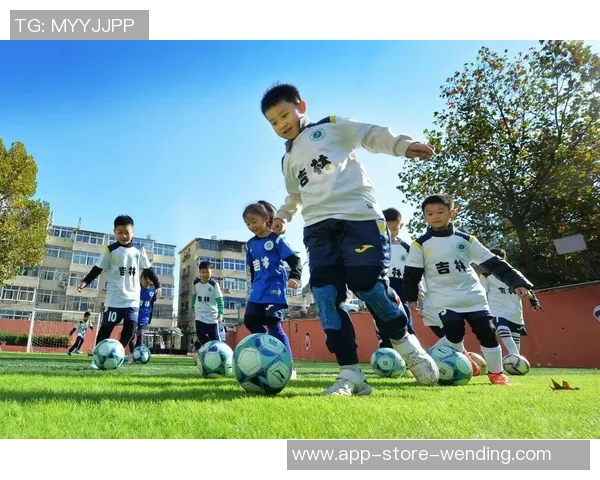 提升儿童足球技能的带球训练方法与技巧分享